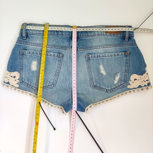 Garage Women Low Rise Sides Crochet Ripped Style Denim Shorty - Picture 9 of 10